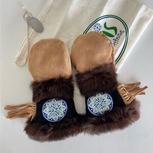 Astis Snow Ghost Mittens Children’s size Large